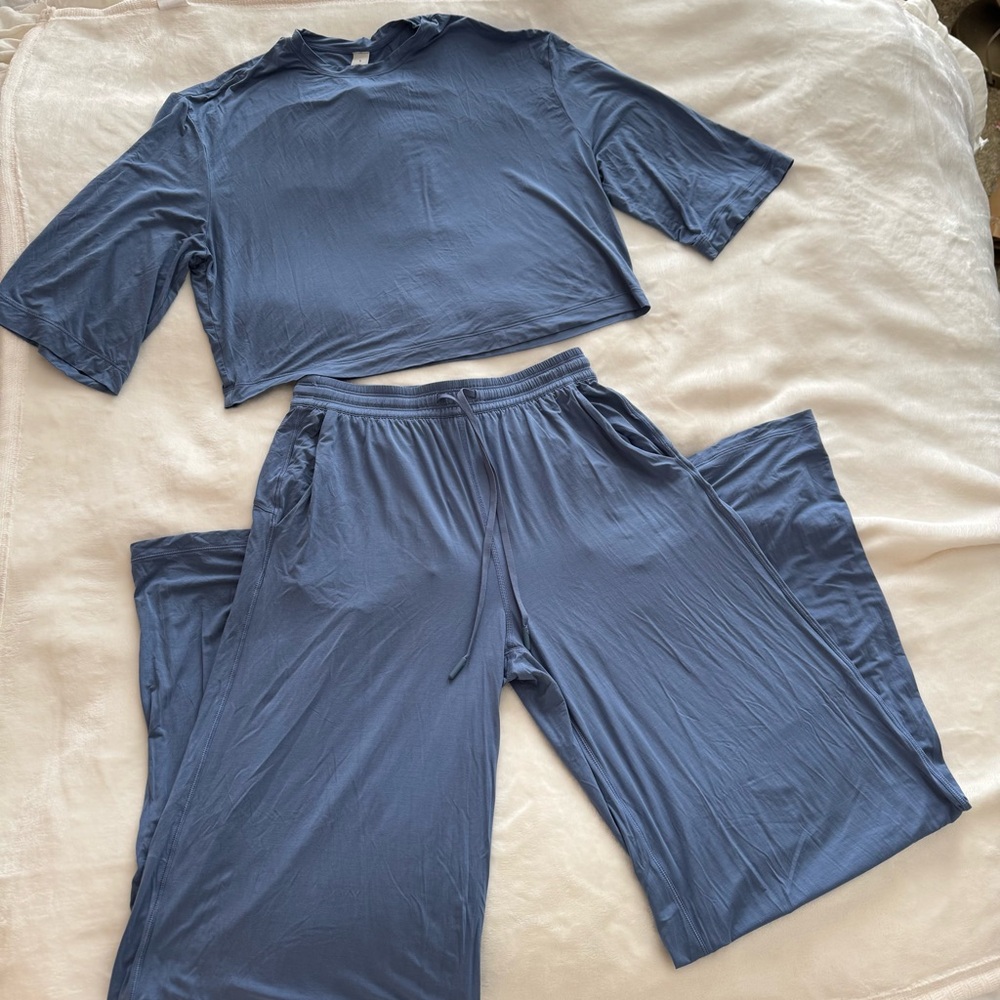 Lululemon Athleta Blue Matching Set